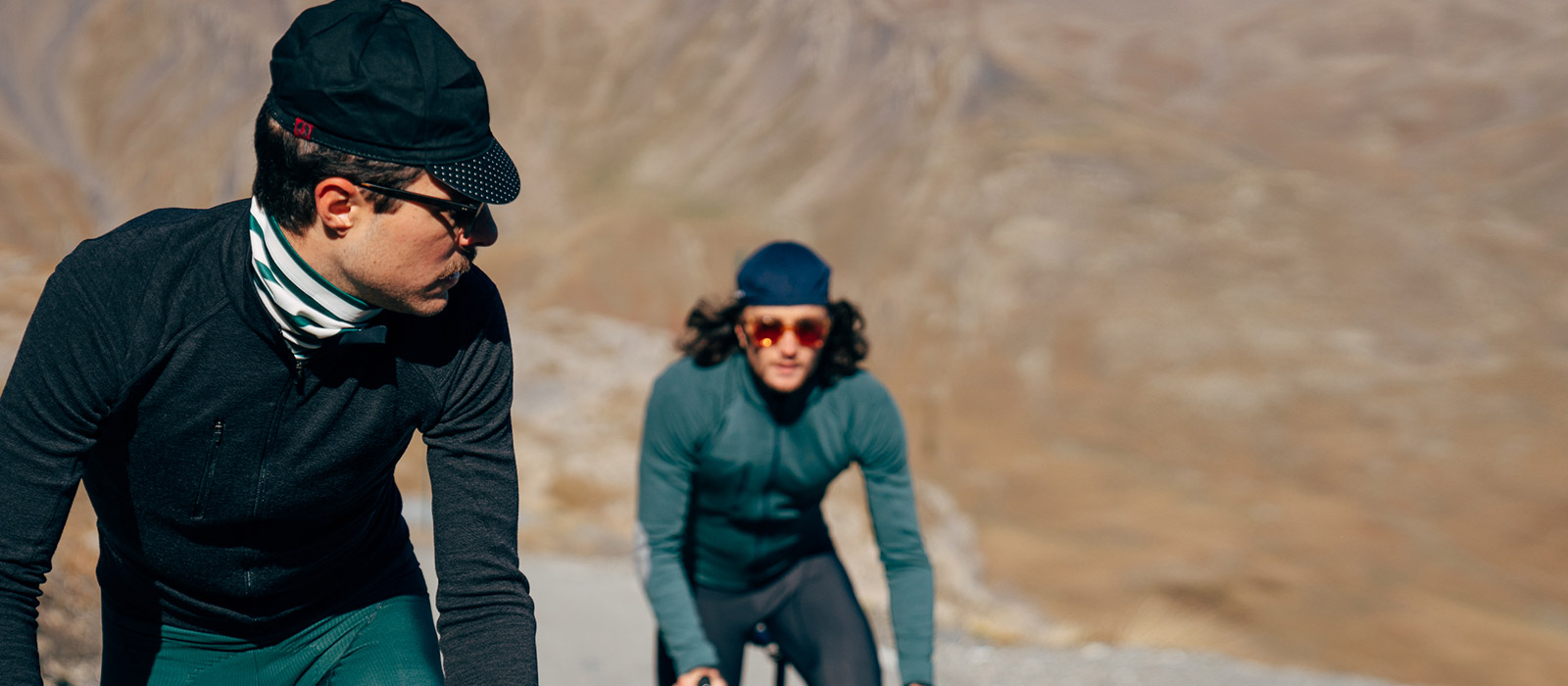 Nákrčník na kolo Merino LOULOU CAfé du Cycliste pruhovaný - zelená